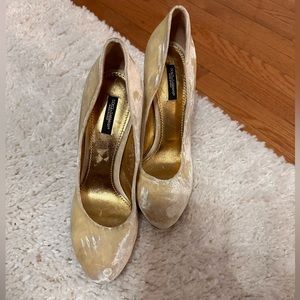 AUTHENTIC Gold Yellow suede one time wear D&G heels , size 38EU -US 7-7,5